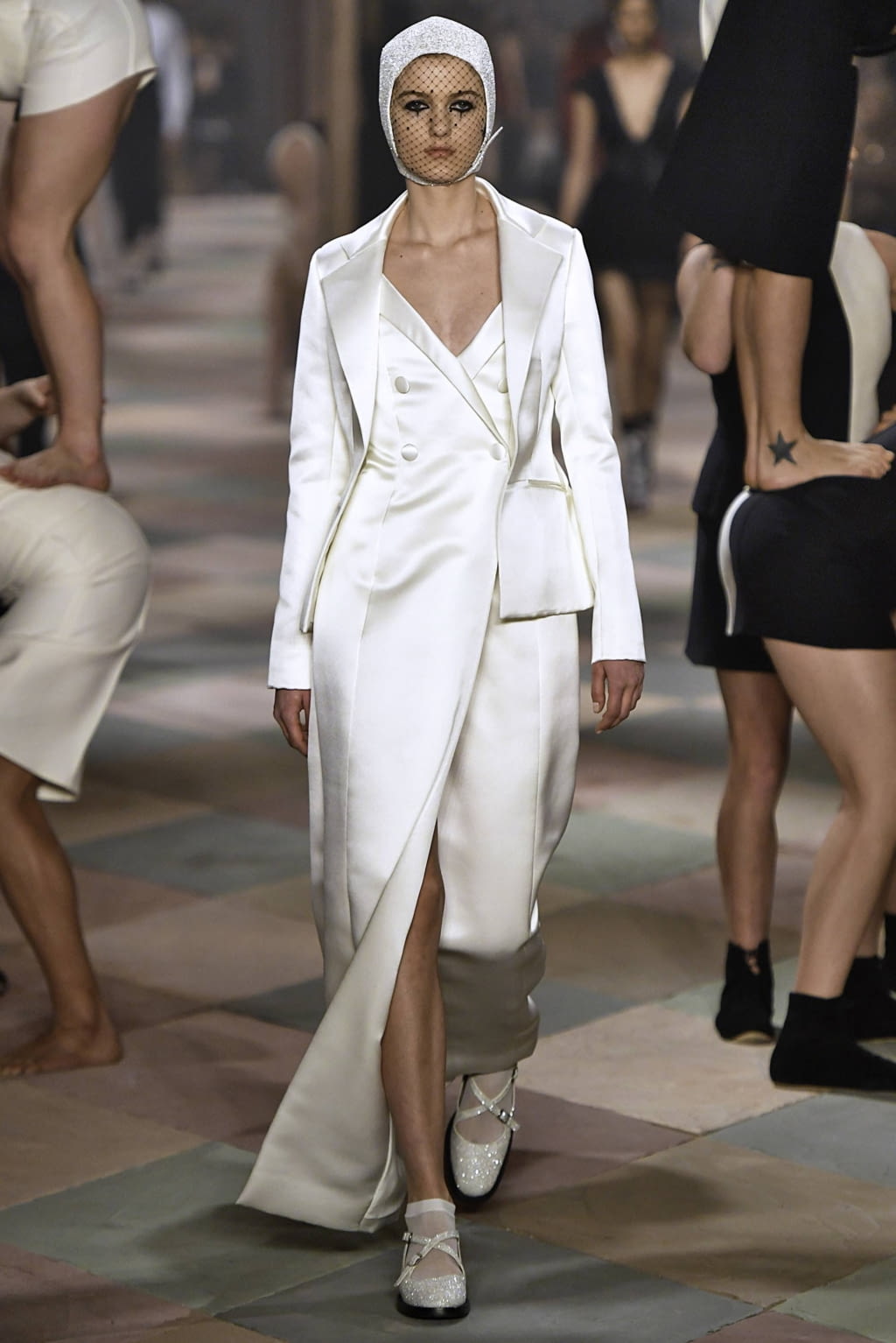 Fashion Week Paris Spring/Summer 2019 look 9 from the Christian Dior collection couture