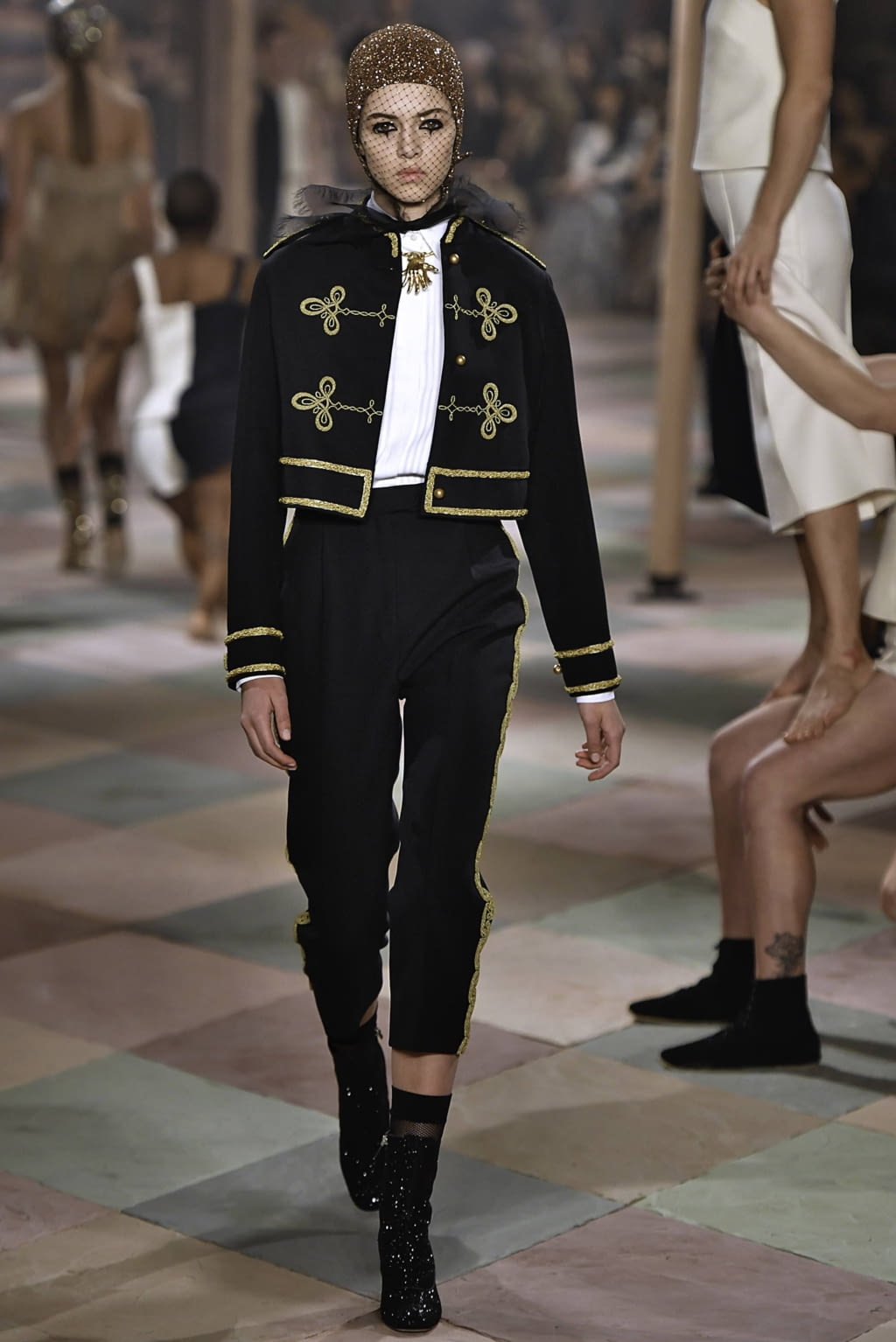 Fashion Week Paris Spring/Summer 2019 look 19 de la collection Christian Dior couture
