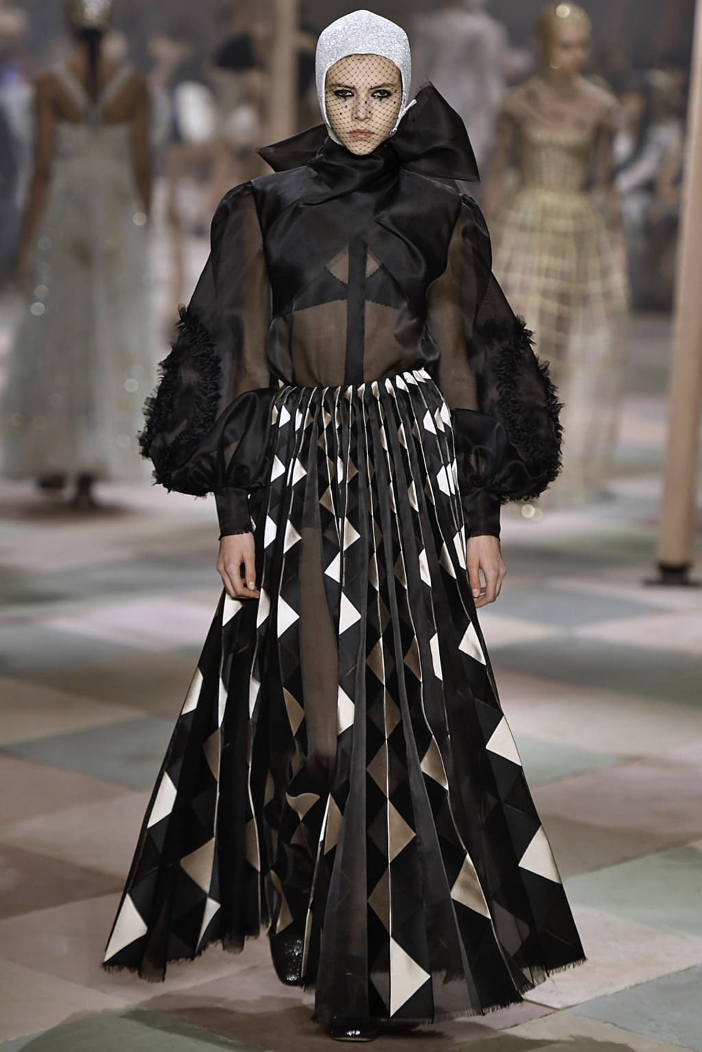 Fashion Week Paris Spring/Summer 2019 look 62 from the Christian Dior collection couture