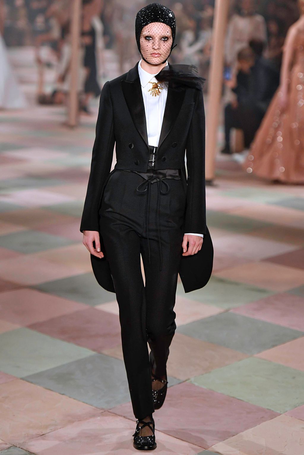 Fashion Week Paris Spring/Summer 2019 look 64 from the Christian Dior collection 高级定制