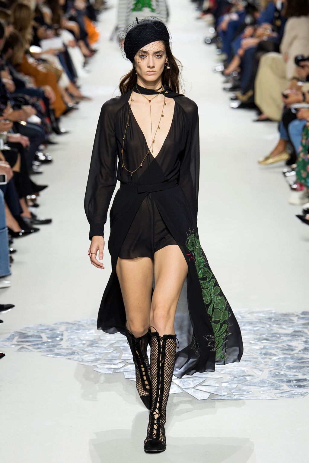 Fashion Week Paris Spring/Summer 2018 look 13 from the Christian Dior collection womenswear