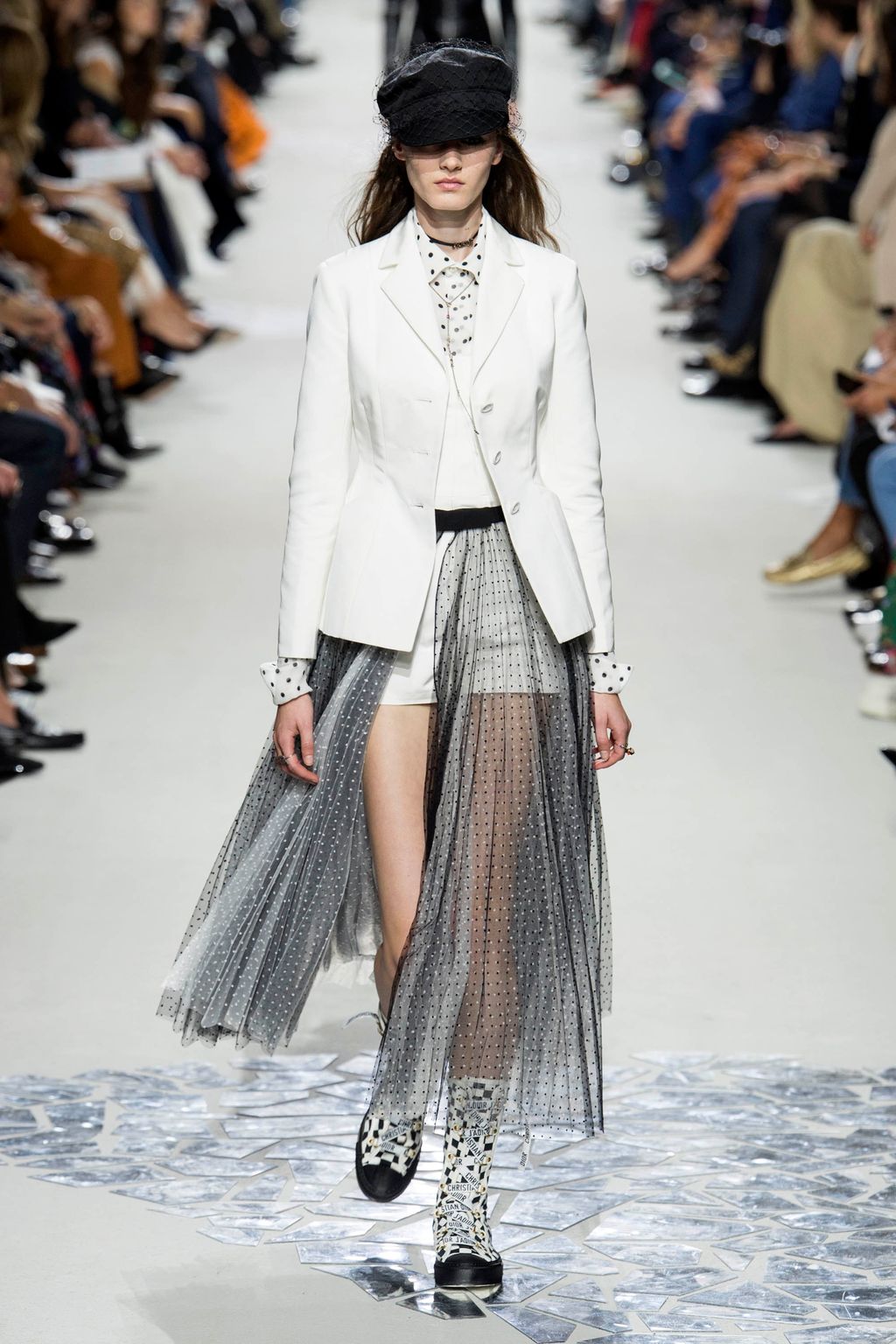 Fashion Week Paris Spring/Summer 2018 look 21 from the Christian Dior collection 女装
