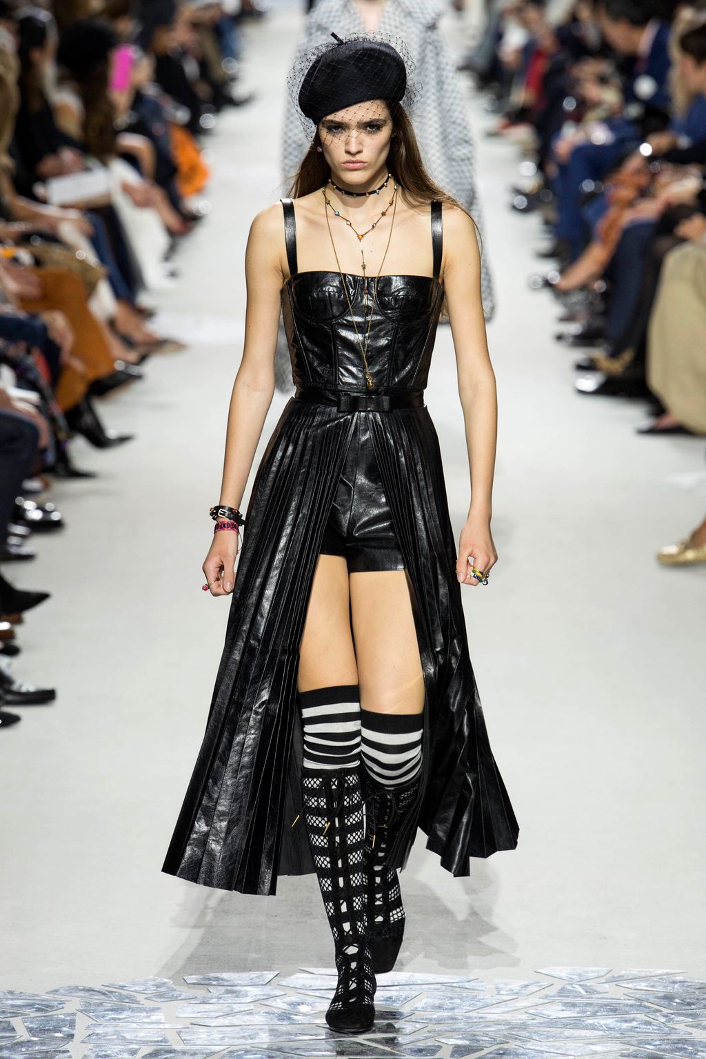 Fashion Week Paris Spring/Summer 2018 look 26 from the Christian Dior collection womenswear