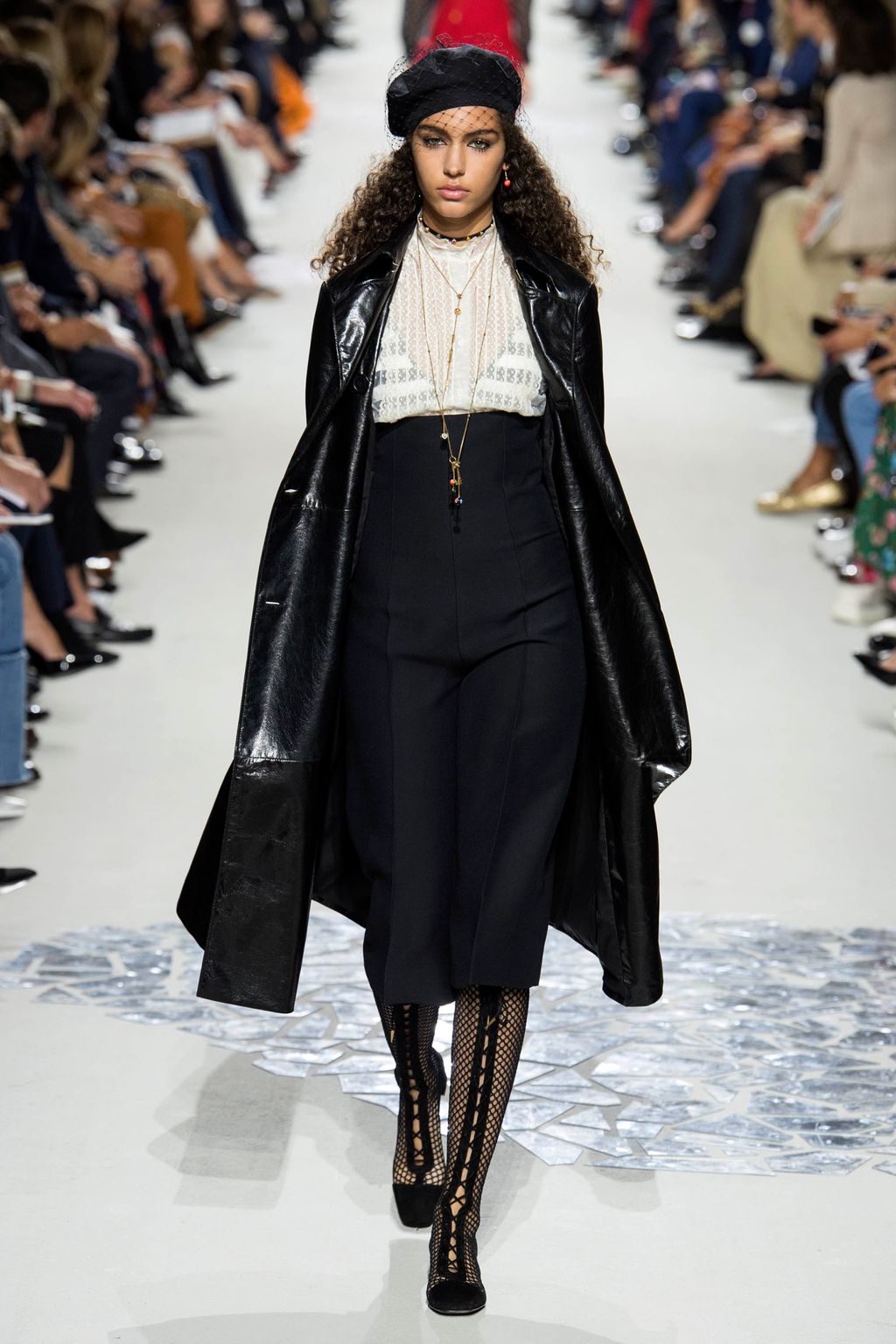 Fashion Week Paris Spring/Summer 2018 look 33 from the Christian Dior collection 女装