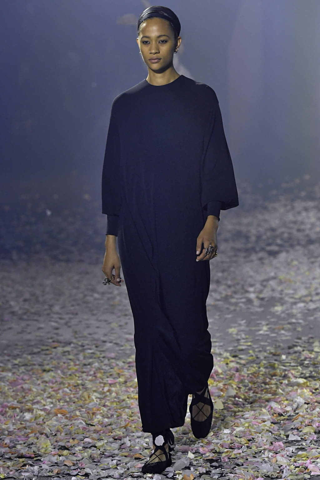 Fashion Week Paris Spring/Summer 2019 look 1 from the Christian Dior collection womenswear
