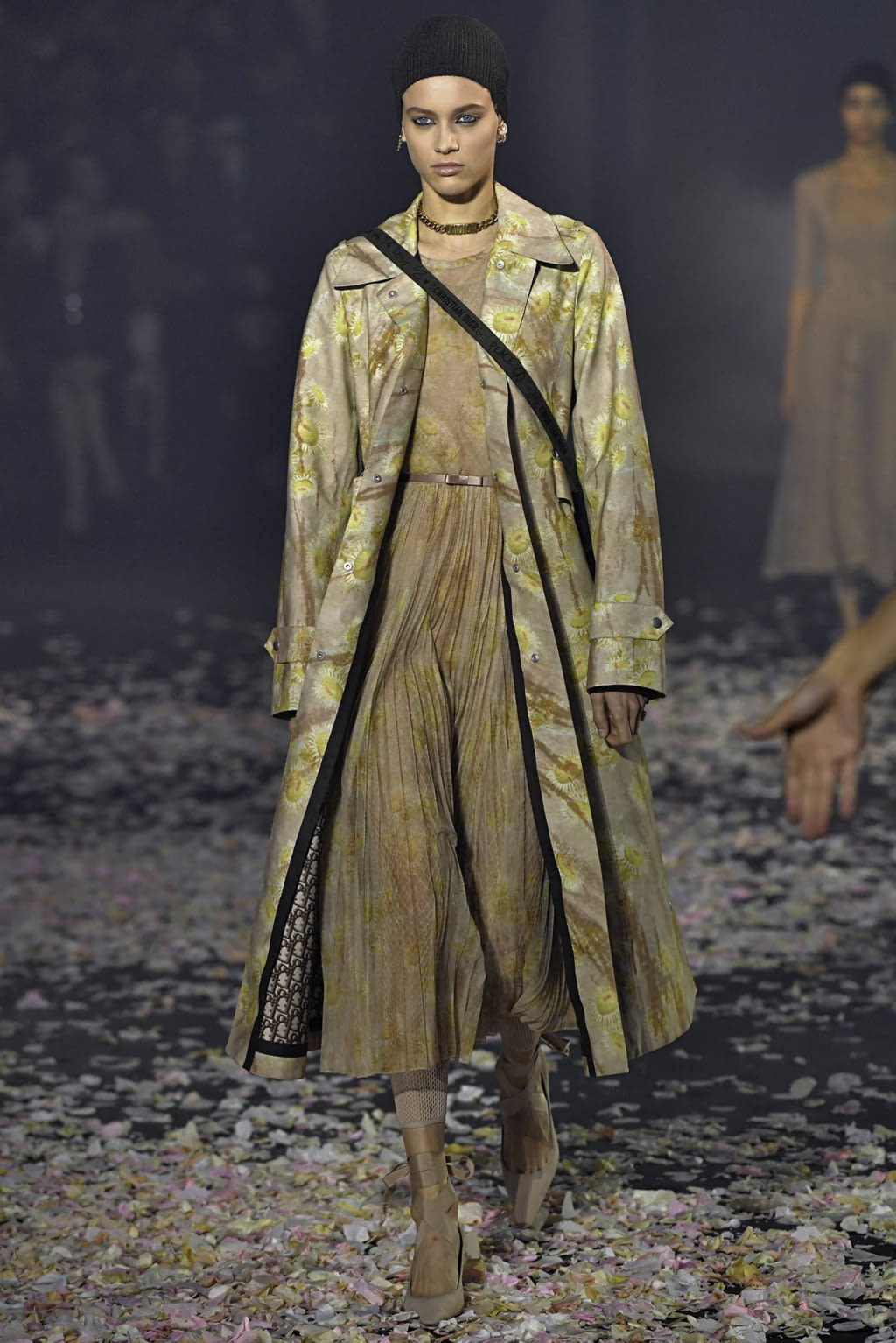 Fashion Week Paris Spring/Summer 2019 look 27 from the Christian Dior collection womenswear