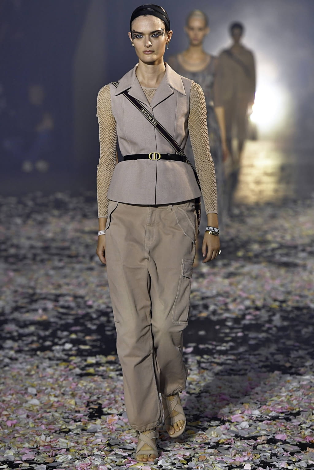 Fashion Week Paris Spring/Summer 2019 look 40 from the Christian Dior collection womenswear