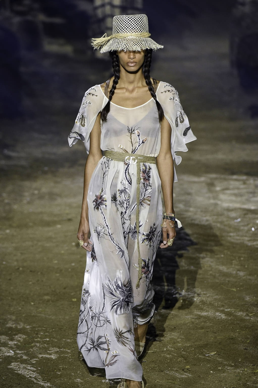 Fashion Week Paris Spring/Summer 2020 look 19 from the Christian Dior collection 女装