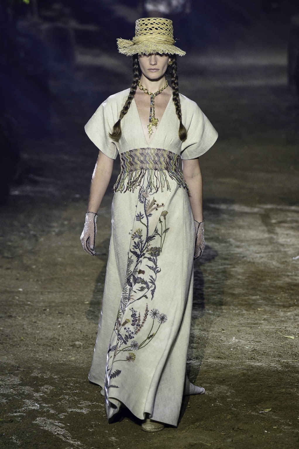 Fashion Week Paris Spring/Summer 2020 look 32 from the Christian Dior collection 女装