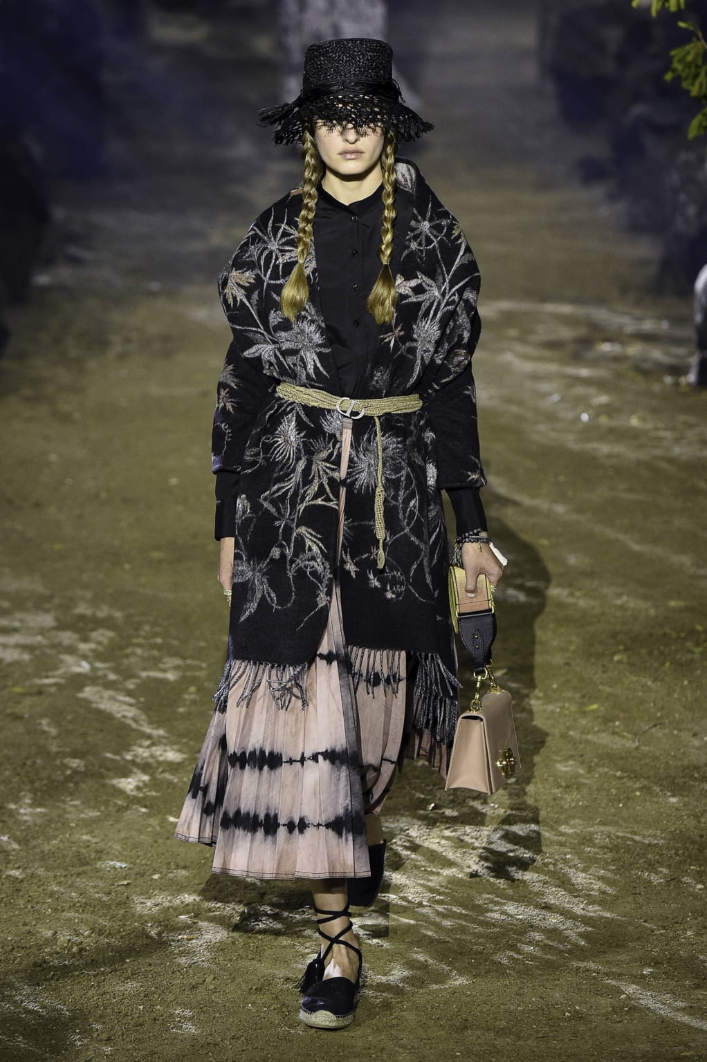 Fashion Week Paris Spring/Summer 2020 look 76 from the Christian Dior collection womenswear