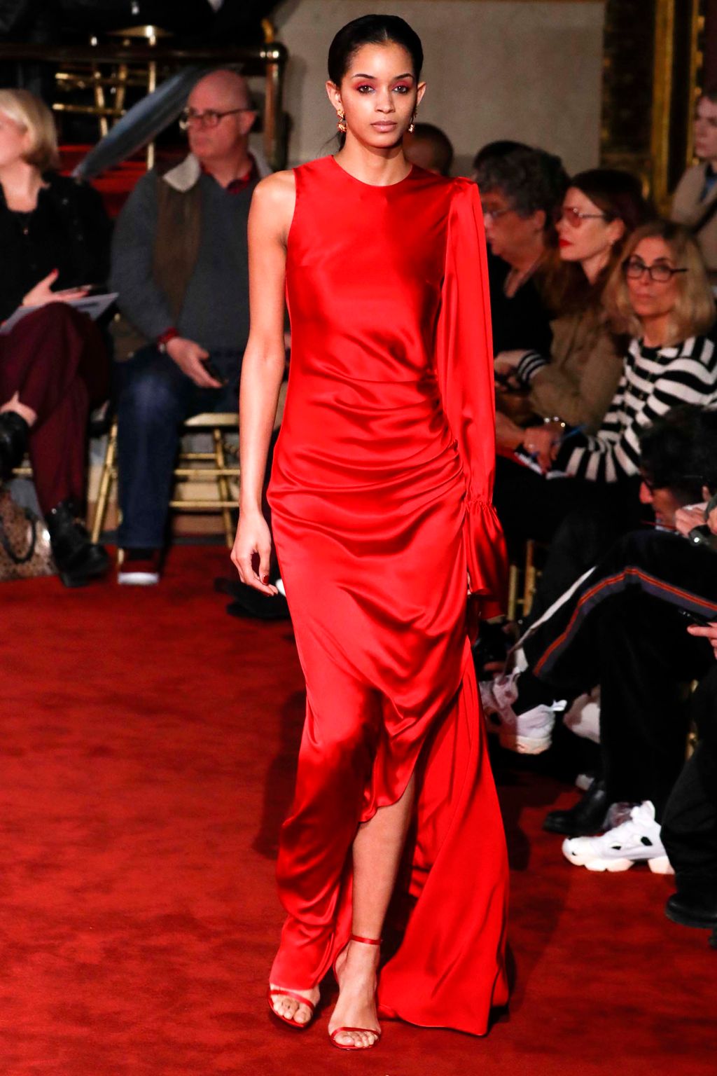 Fashion Week New York Fall/Winter 2018 look 57 from the Christian Siriano collection 女装
