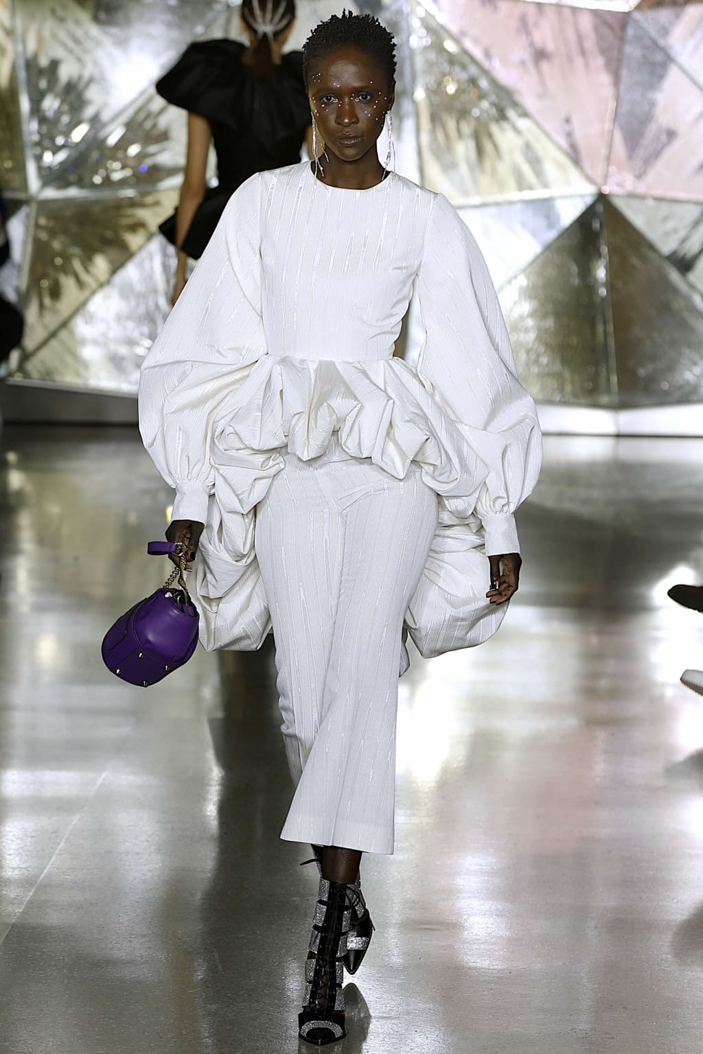 Fashion Week New York Fall/Winter 2019 look 42 from the Christian Siriano collection 女装