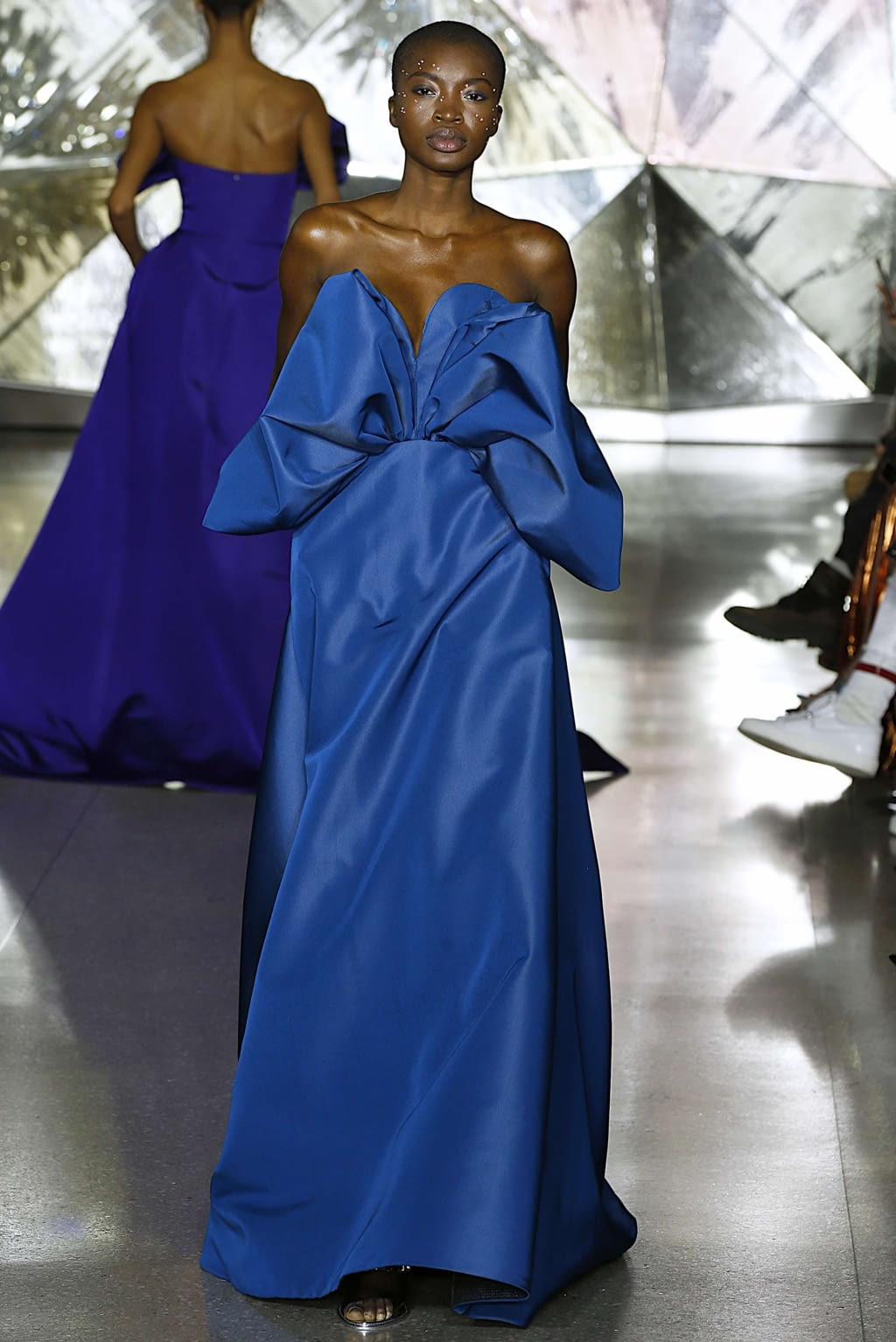 Fashion Week New York Fall/Winter 2019 look 49 from the Christian Siriano collection 女装