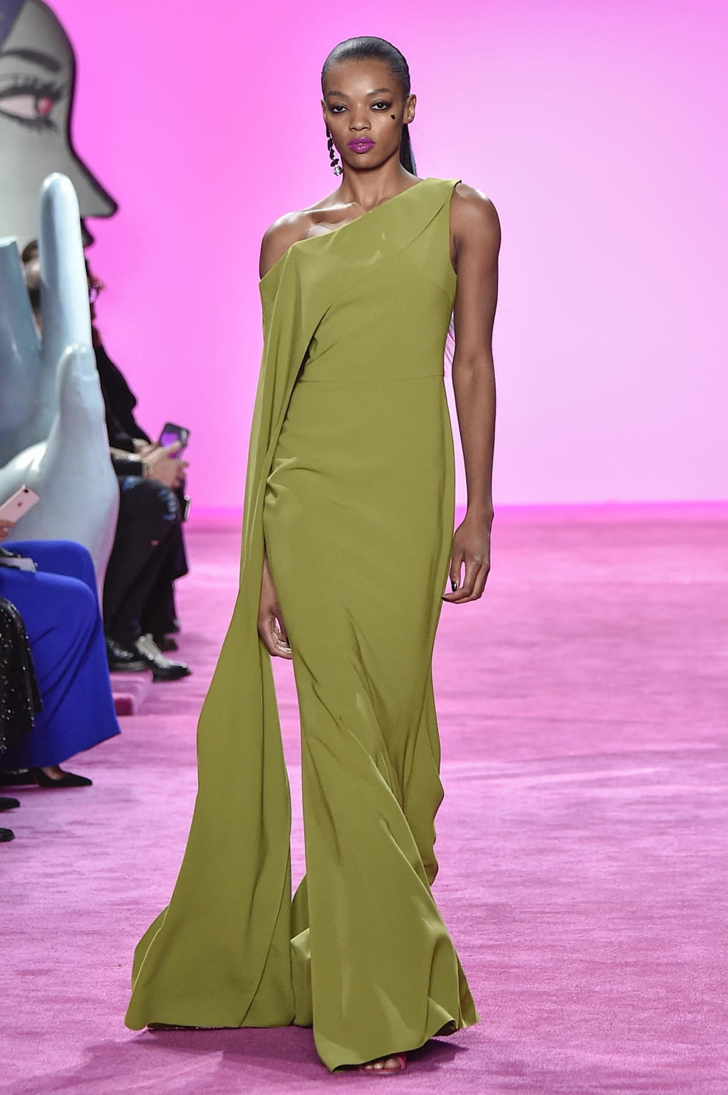 Fashion Week New York Fall/Winter 2020 look 28 from the Christian Siriano collection 女装