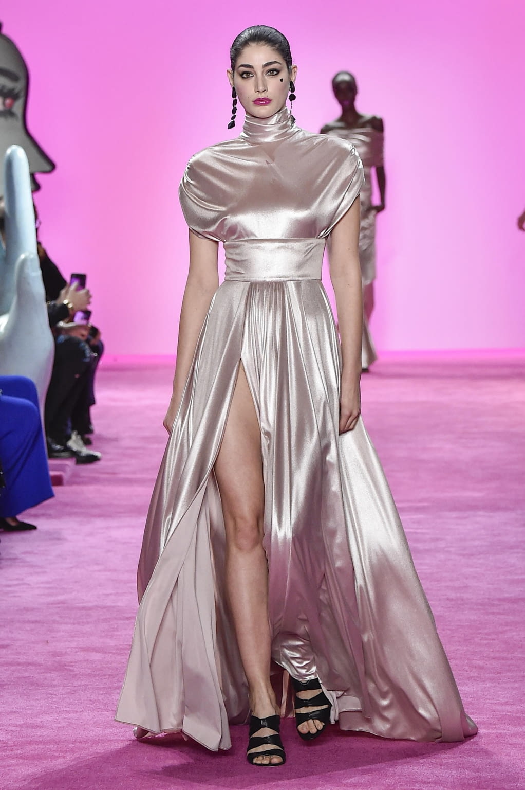 Fashion Week New York Fall/Winter 2020 look 40 from the Christian Siriano collection 女装