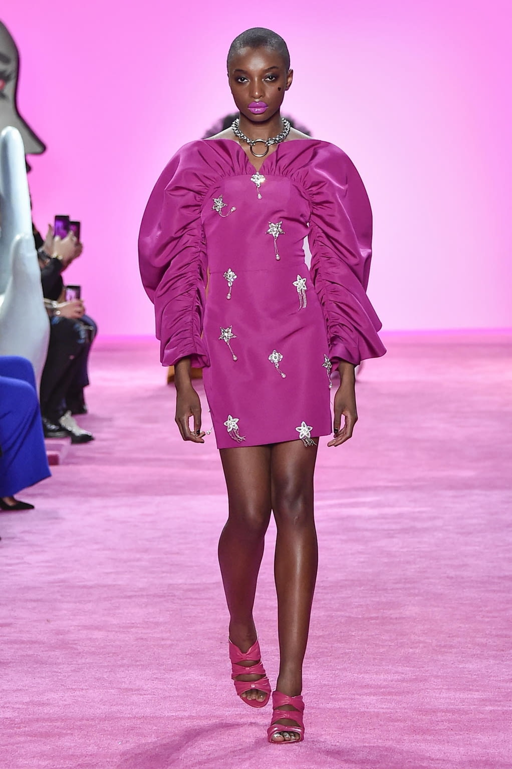 Fashion Week New York Fall/Winter 2020 look 54 from the Christian Siriano collection 女装