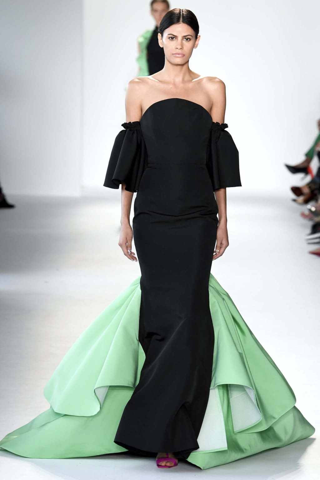 Fashion Week New York Spring/Summer 2018 look 15 from the Christian Siriano collection 女装