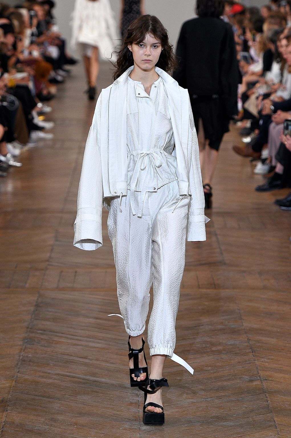 Fashion Week Paris Spring/Summer 2017 look 3 from the Christian Wijnants collection womenswear