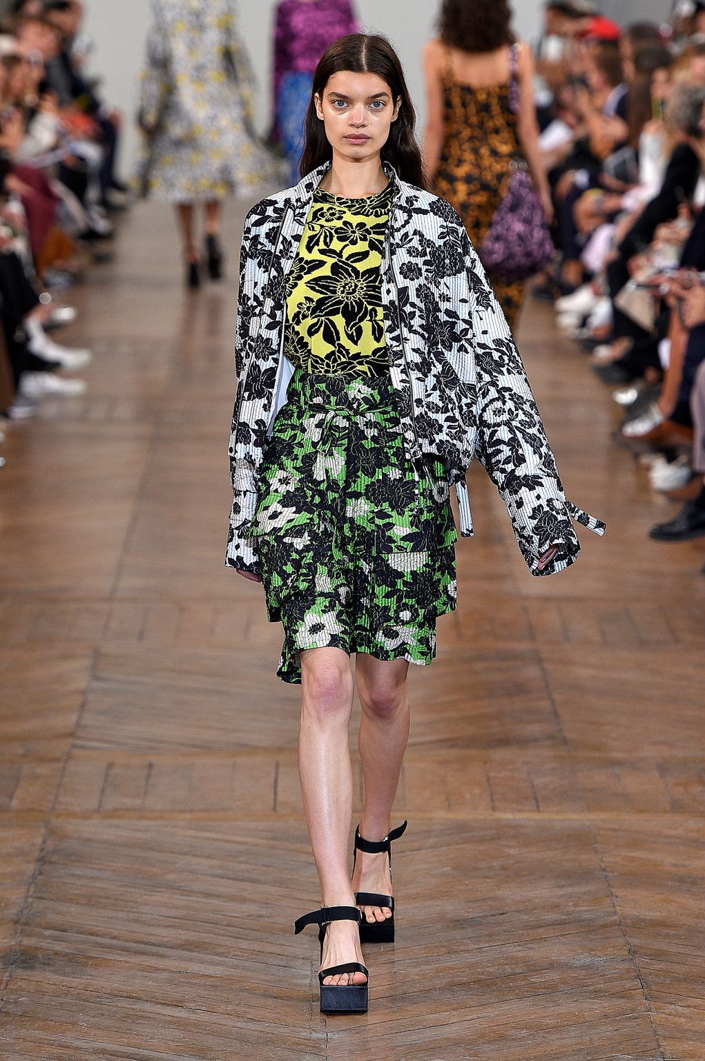 Fashion Week Paris Spring/Summer 2017 look 18 from the Christian Wijnants collection womenswear