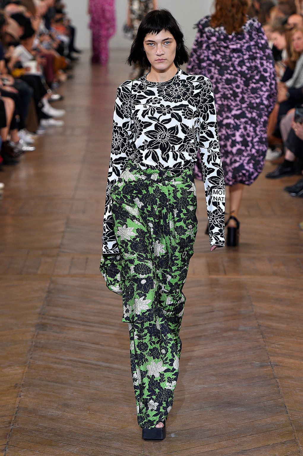 Fashion Week Paris Spring/Summer 2017 look 22 from the Christian Wijnants collection womenswear