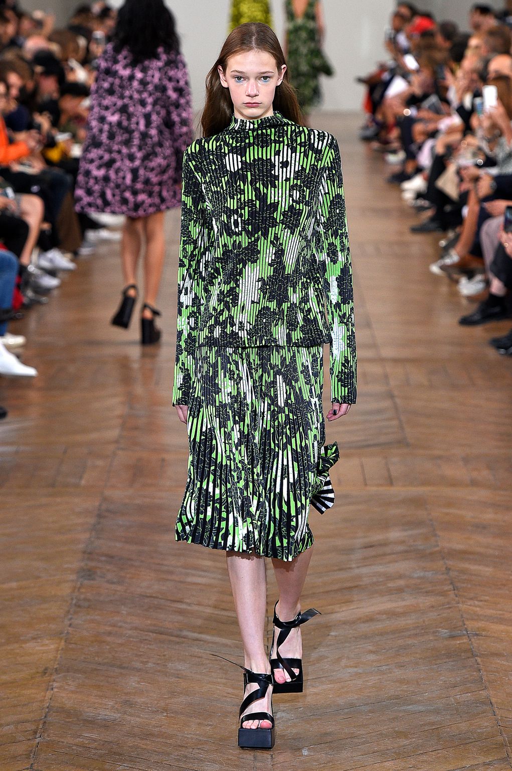 Fashion Week Paris Spring/Summer 2017 look 29 from the Christian Wijnants collection womenswear