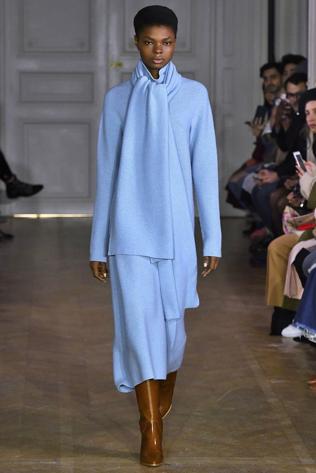 Fashion Week Paris Fall/Winter 2019 look 10 from the Christian Wijnants collection womenswear