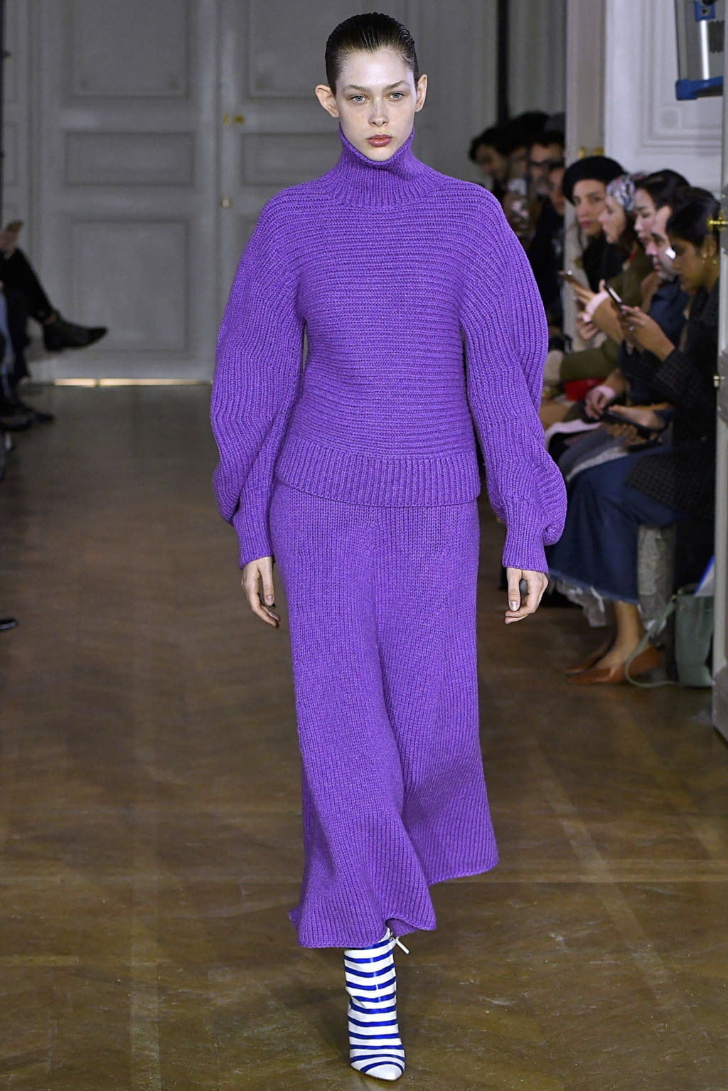 Fashion Week Paris Fall/Winter 2019 look 11 from the Christian Wijnants collection 女装