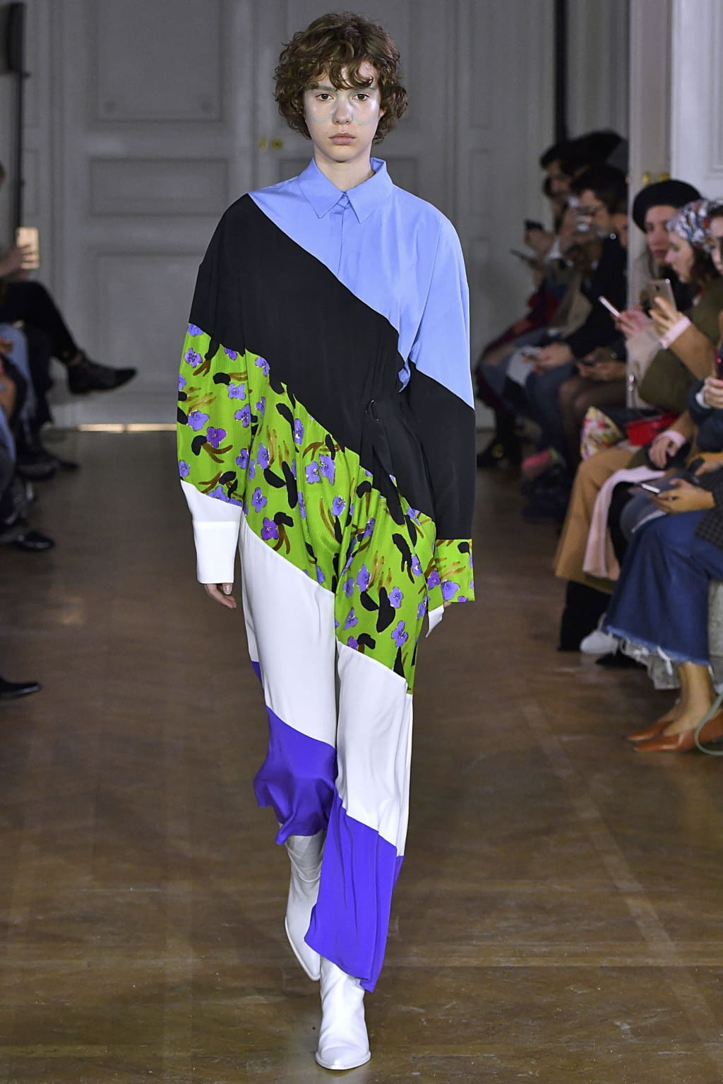 Fashion Week Paris Fall/Winter 2019 look 12 de la collection Christian Wijnants womenswear