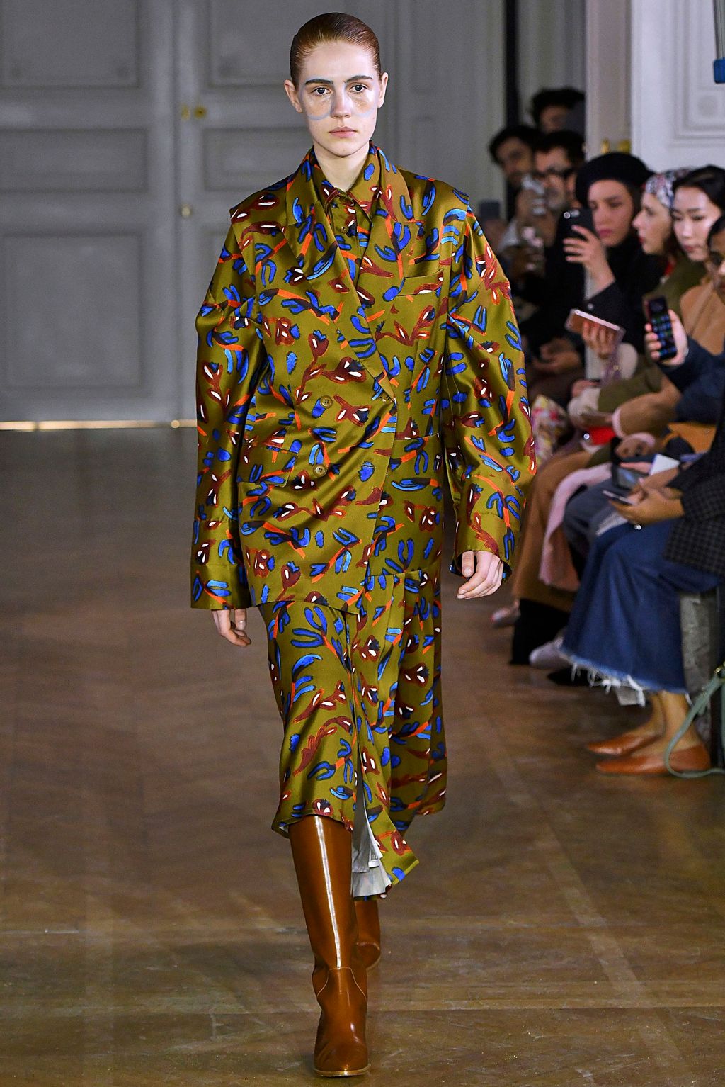 Fashion Week Paris Fall/Winter 2019 look 32 from the Christian Wijnants collection womenswear
