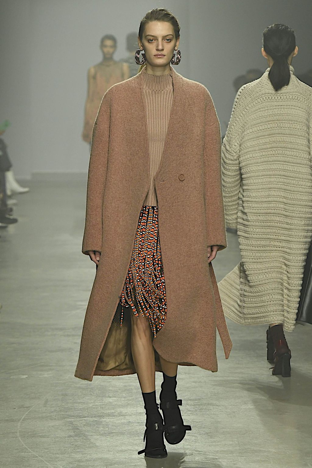 Fashion Week Paris Fall/Winter 2020 look 10 from the Christian Wijnants collection womenswear