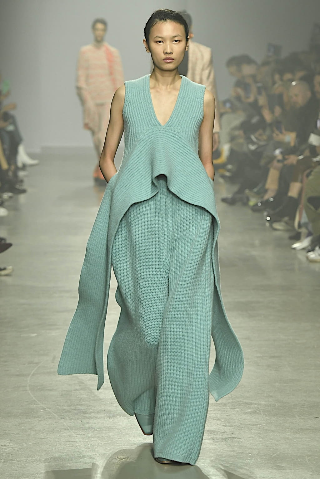 Fashion Week Paris Fall/Winter 2020 look 19 de la collection Christian Wijnants womenswear
