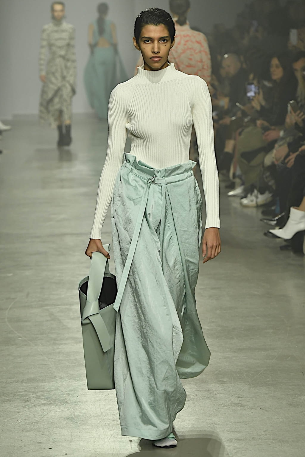 Fashion Week Paris Fall/Winter 2020 look 21 from the Christian Wijnants collection 女装
