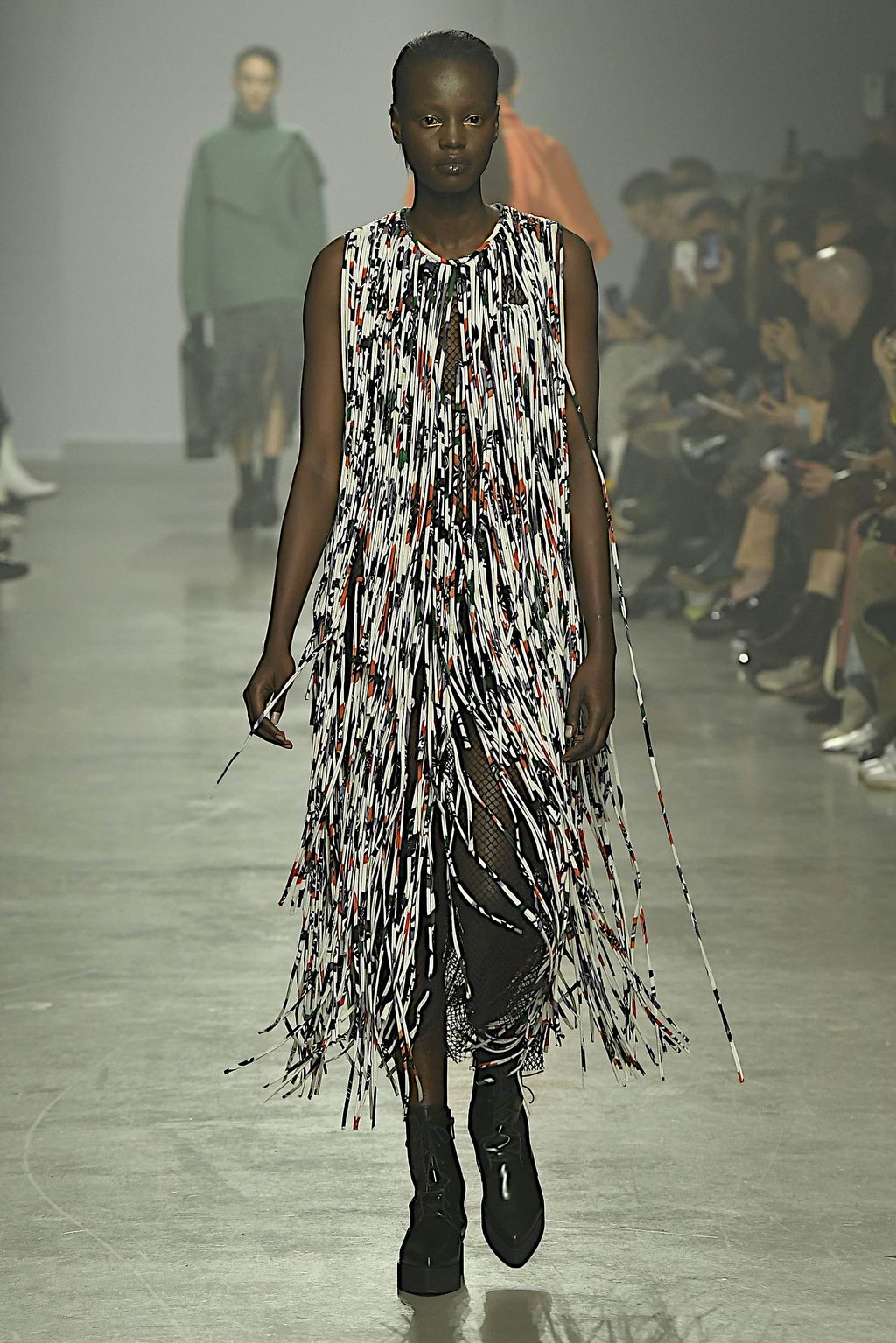 Fashion Week Paris Fall/Winter 2020 look 24 de la collection Christian Wijnants womenswear