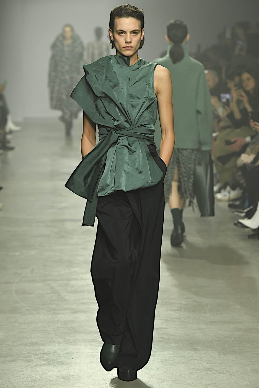 Fashion Week Paris Fall/Winter 2020 look 26 de la collection Christian Wijnants womenswear