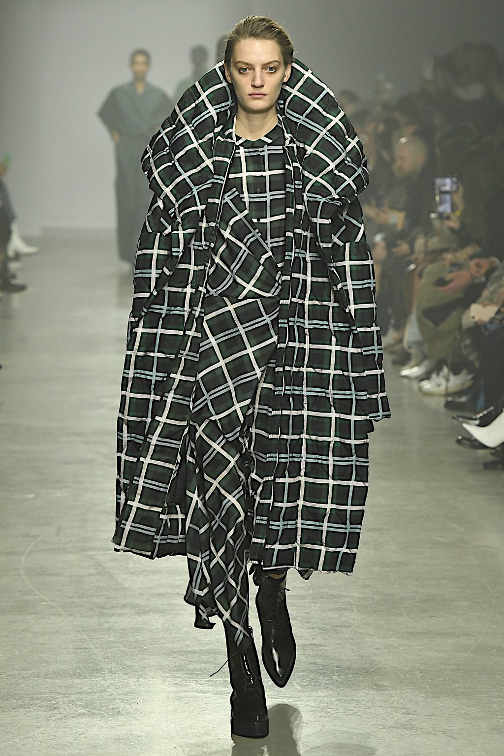Fashion Week Paris Fall/Winter 2020 look 27 from the Christian Wijnants collection womenswear