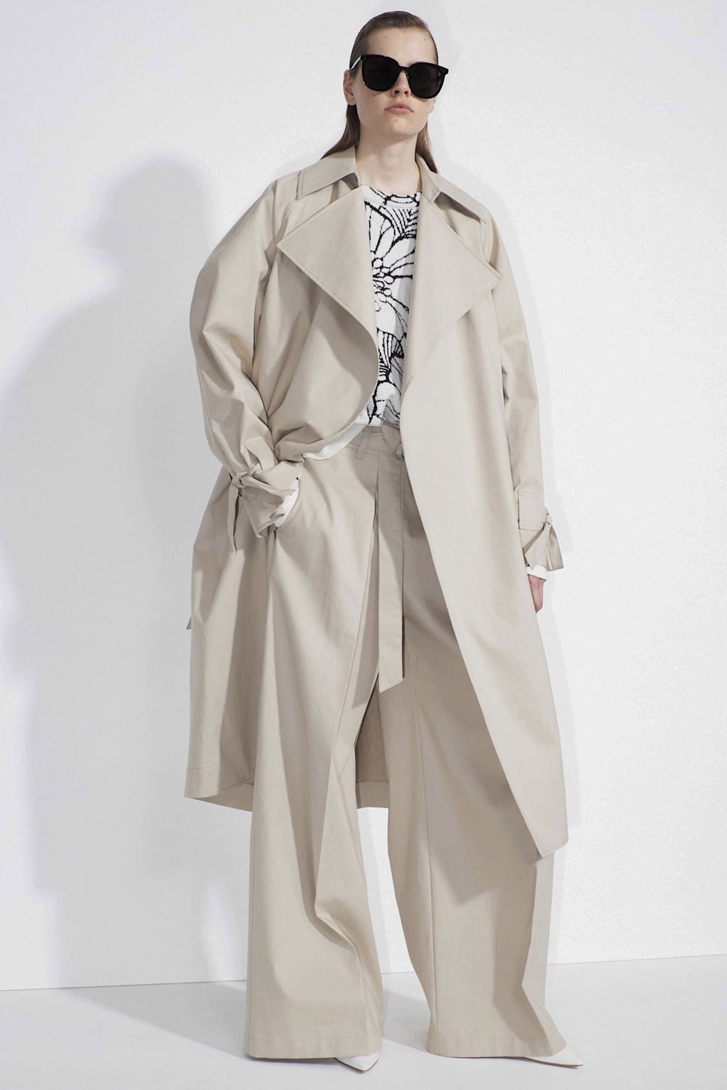 Fashion Week Paris Spring/Summer 2021 look 15 from the Christian Wijnants collection womenswear