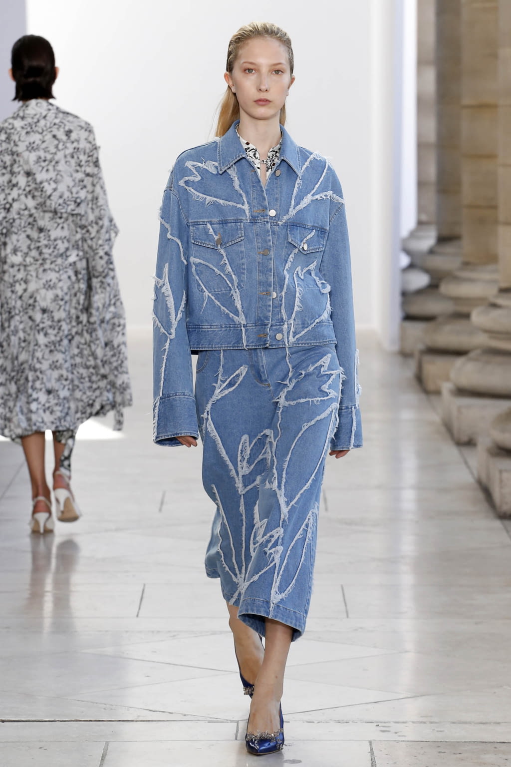 Fashion Week Paris Spring/Summer 2018 look 13 from the Christian Wijnants collection 女装