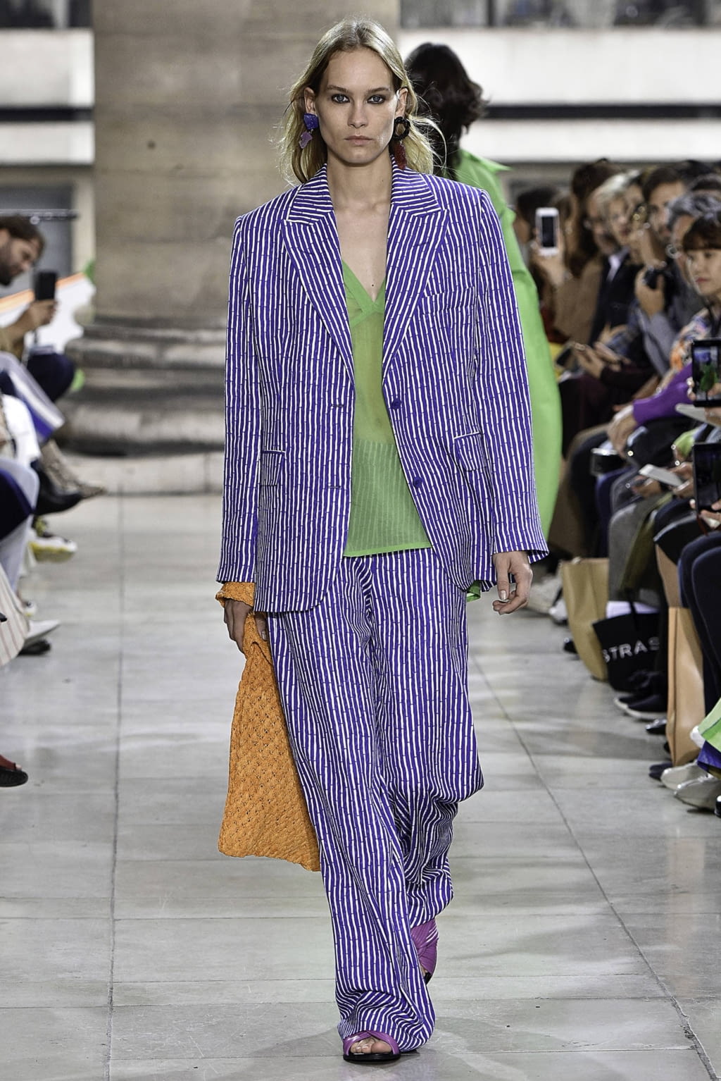 Fashion Week Paris Spring/Summer 2019 look 9 from the Christian Wijnants collection womenswear