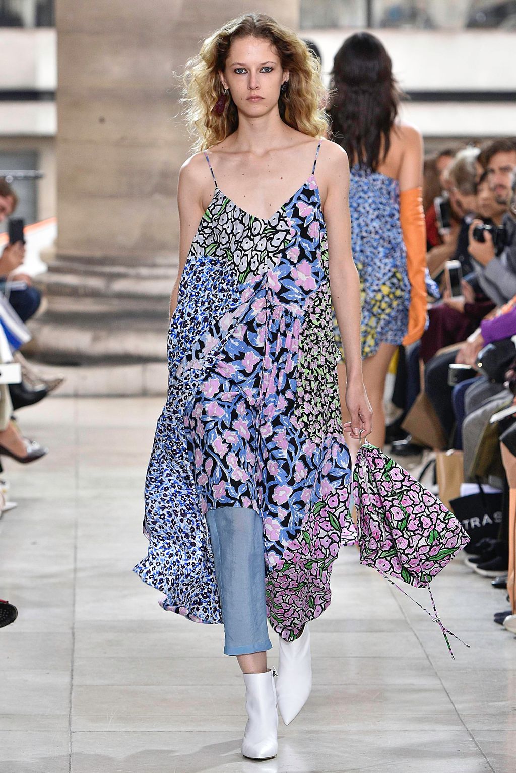 Fashion Week Paris Spring/Summer 2019 look 33 from the Christian Wijnants collection womenswear