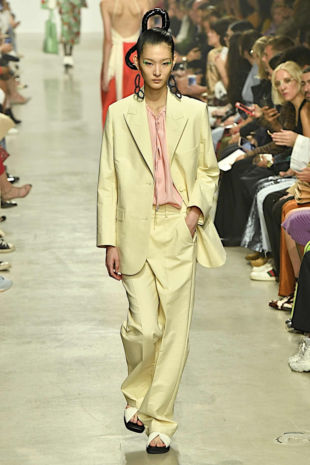 Fashion Week Paris Spring/Summer 2020 look 7 from the Christian Wijnants collection womenswear