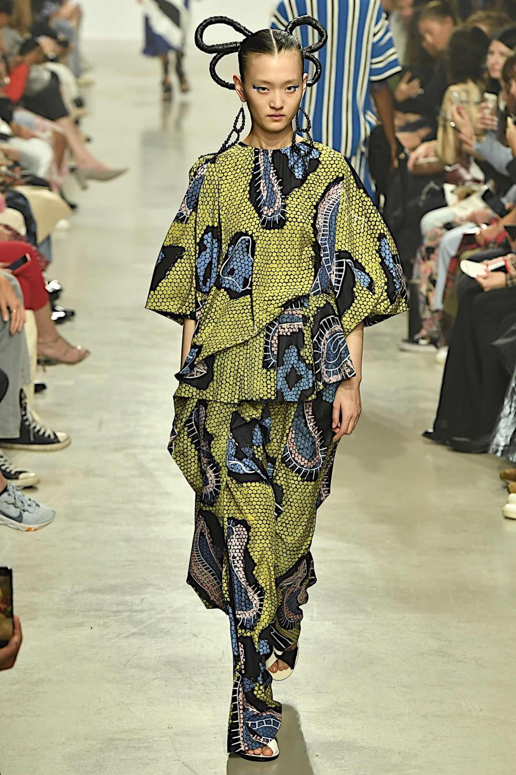 Fashion Week Paris Spring/Summer 2020 look 29 from the Christian Wijnants collection womenswear