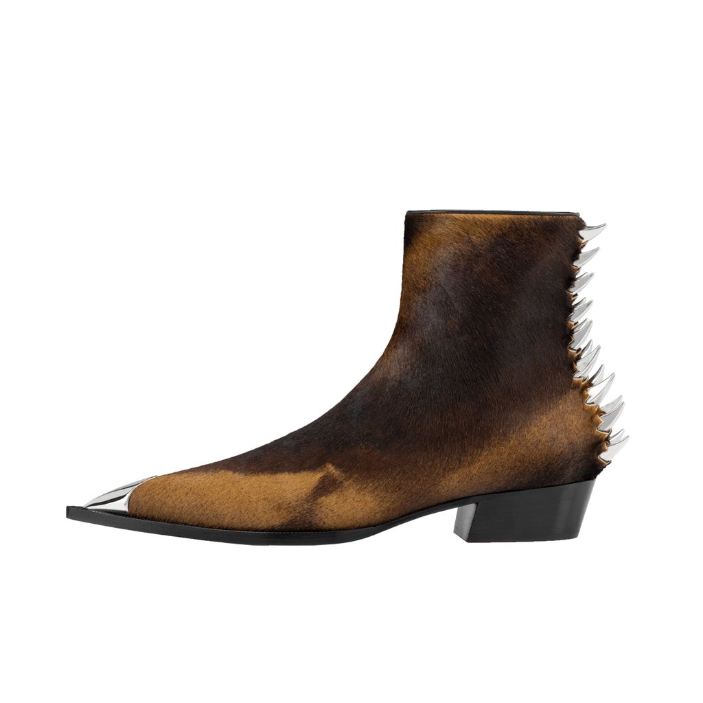 Fashion Week Paris Spring/Summer 2025 look 27 de la collection Christian Louboutin menswear accessories