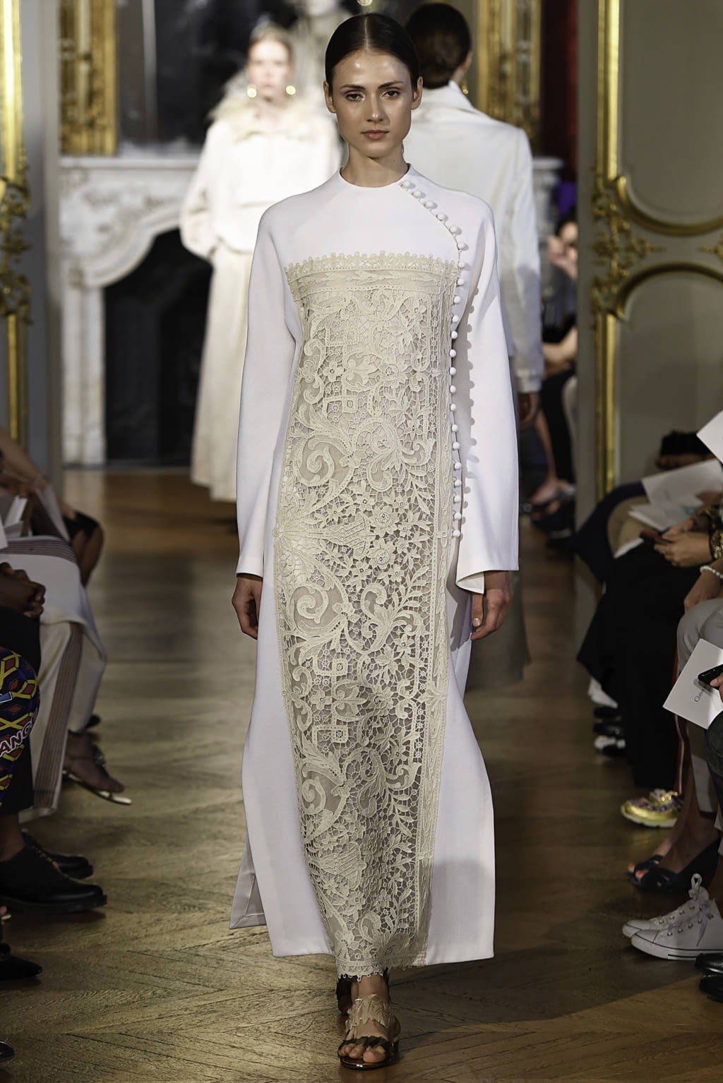 Fashion Week Paris Fall/Winter 2019 look 1 from the Christophe Josse collection 高级定制