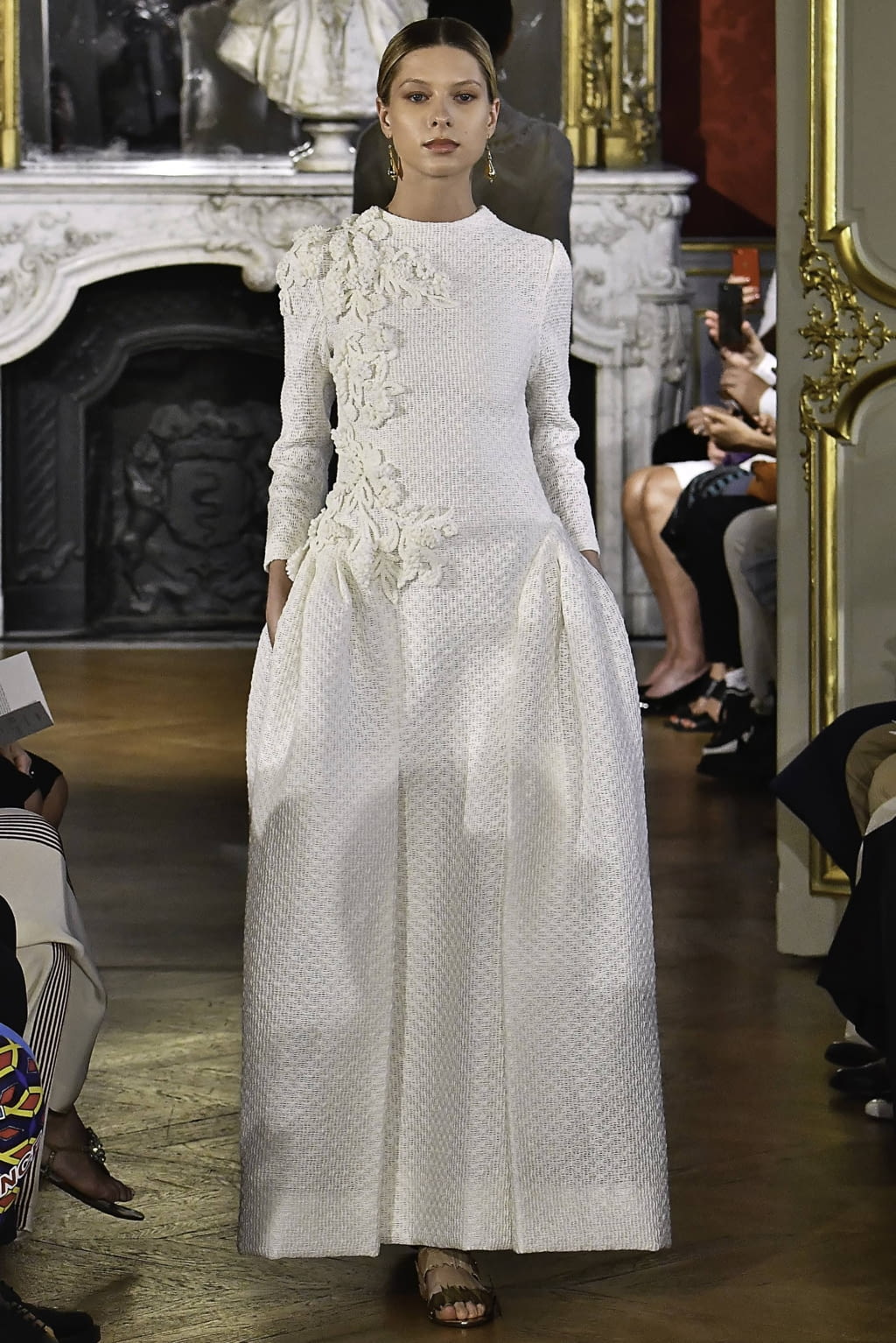 Fashion Week Paris Fall/Winter 2019 look 7 from the Christophe Josse collection couture