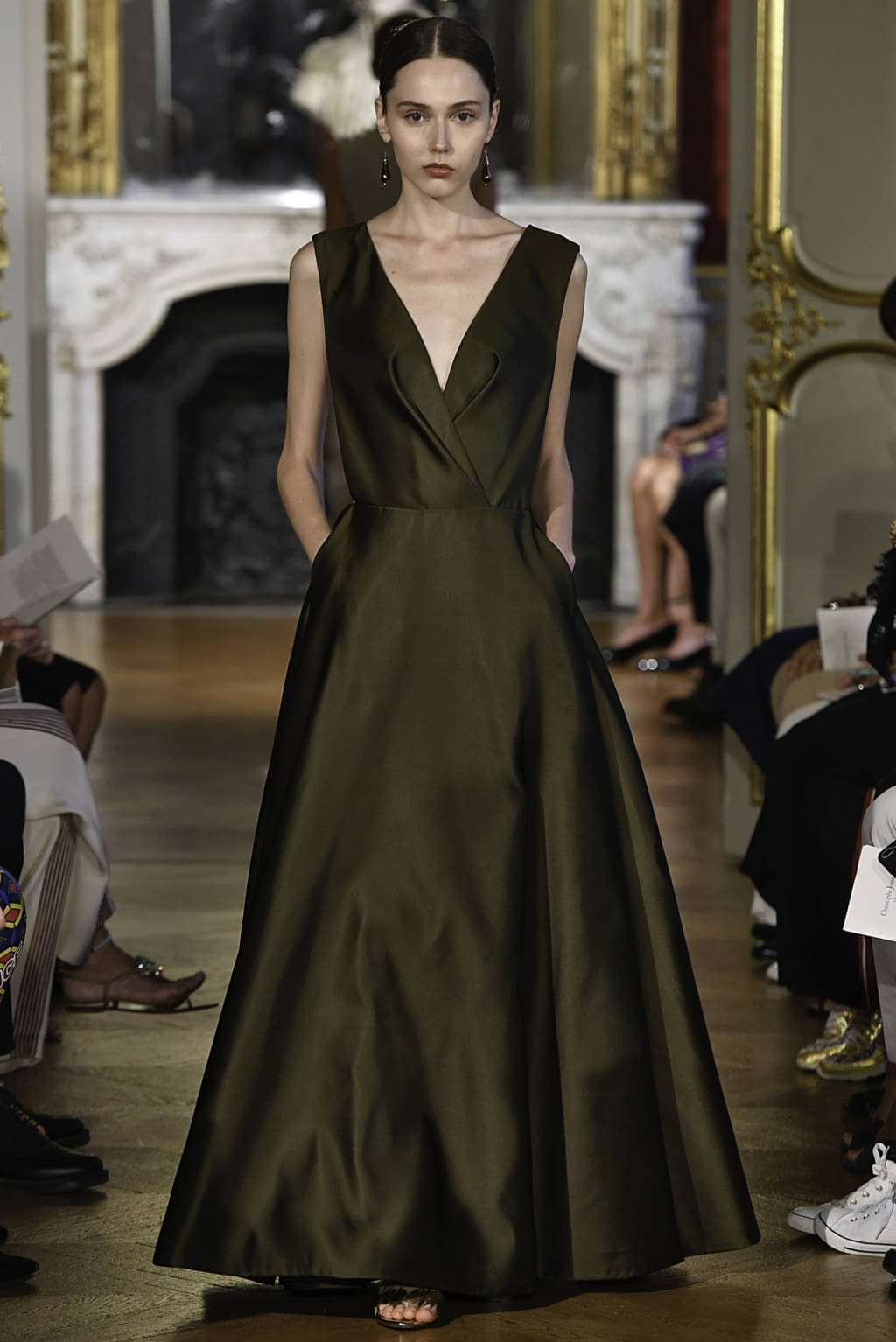 Fashion Week Paris Fall/Winter 2019 look 14 from the Christophe Josse collection couture