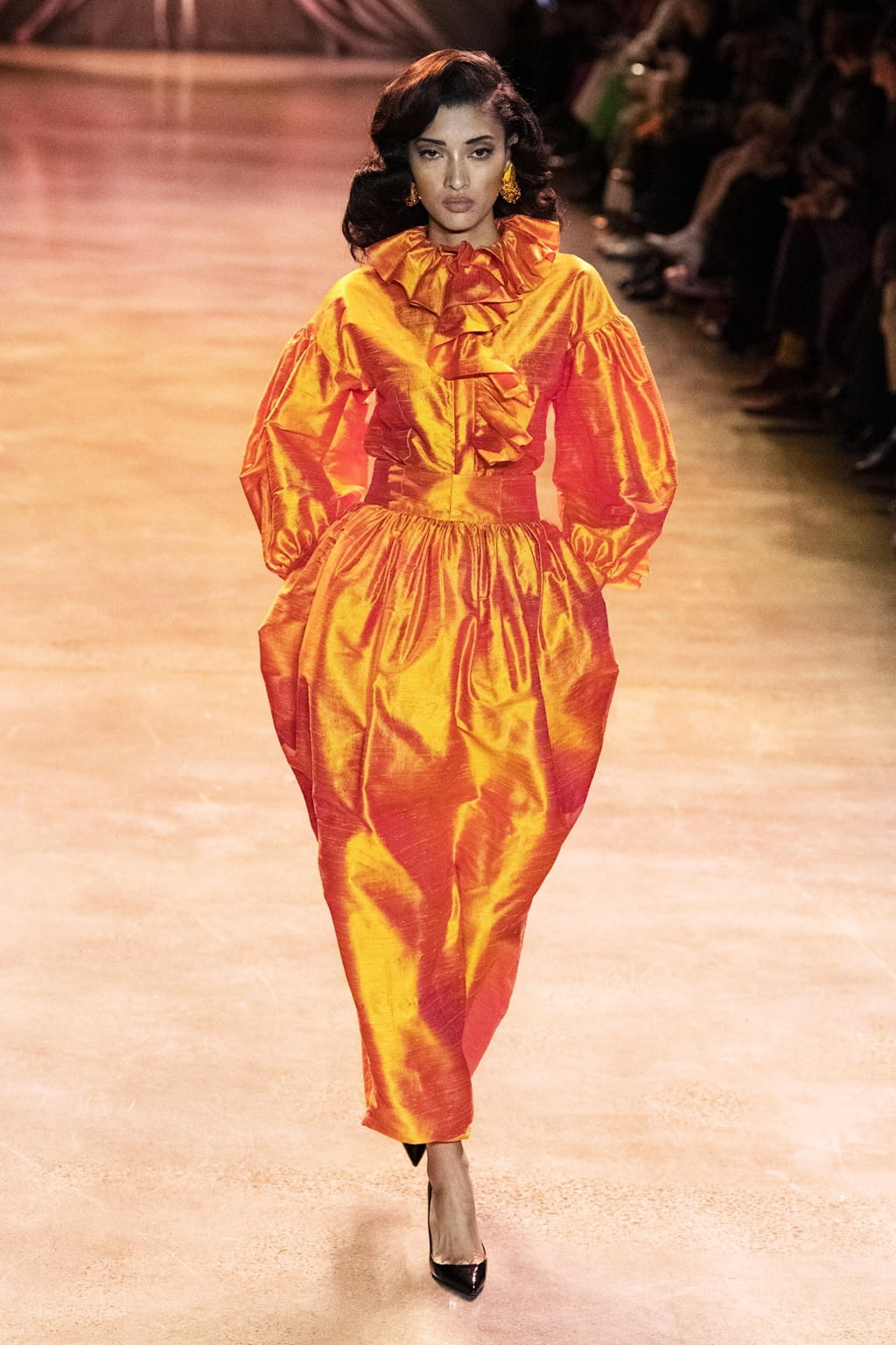 Fashion Week New York Fall/Winter 2020 look 1 from the Christopher John Rogers collection 女装