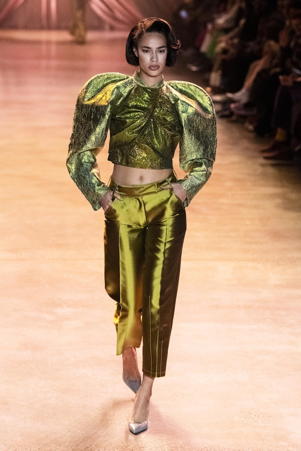 Fashion Week New York Fall/Winter 2020 look 11 from the Christopher John Rogers collection 女装
