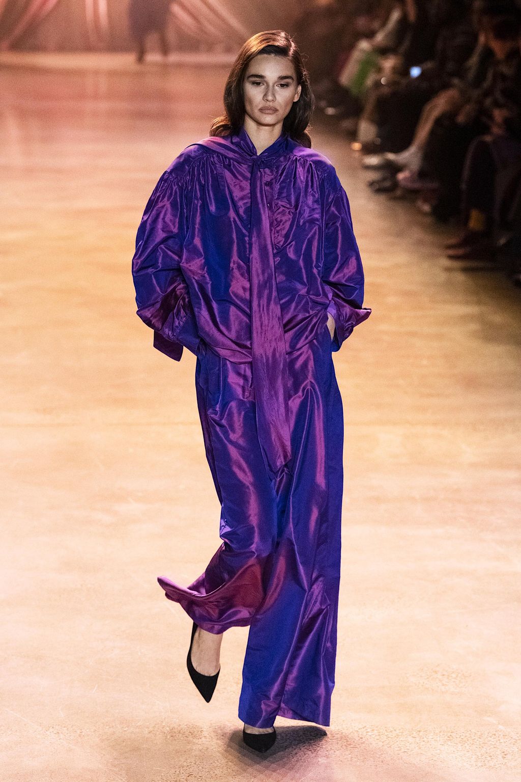 Fashion Week New York Fall/Winter 2020 look 24 from the Christopher John Rogers collection 女装
