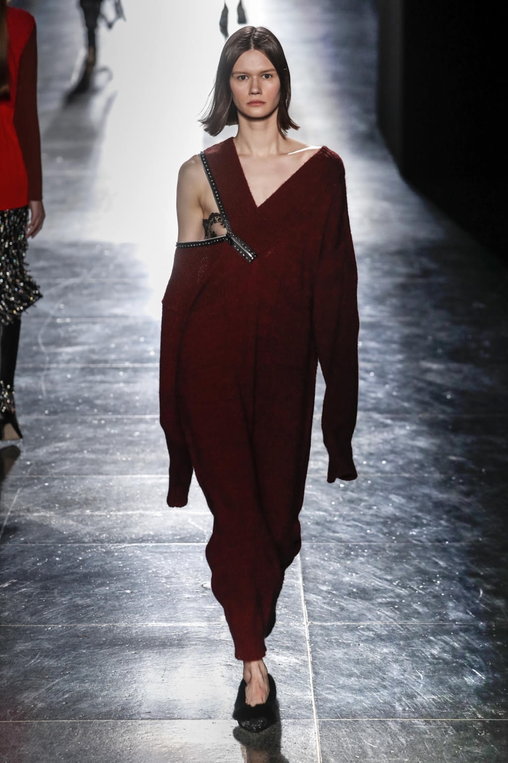 Fashion Week London Fall/Winter 2018 look 15 from the Christopher Kane collection womenswear