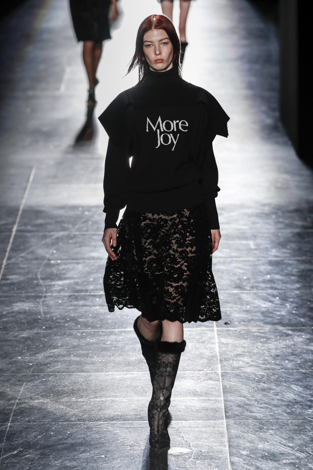Fashion Week London Fall/Winter 2018 look 36 from the Christopher Kane collection womenswear